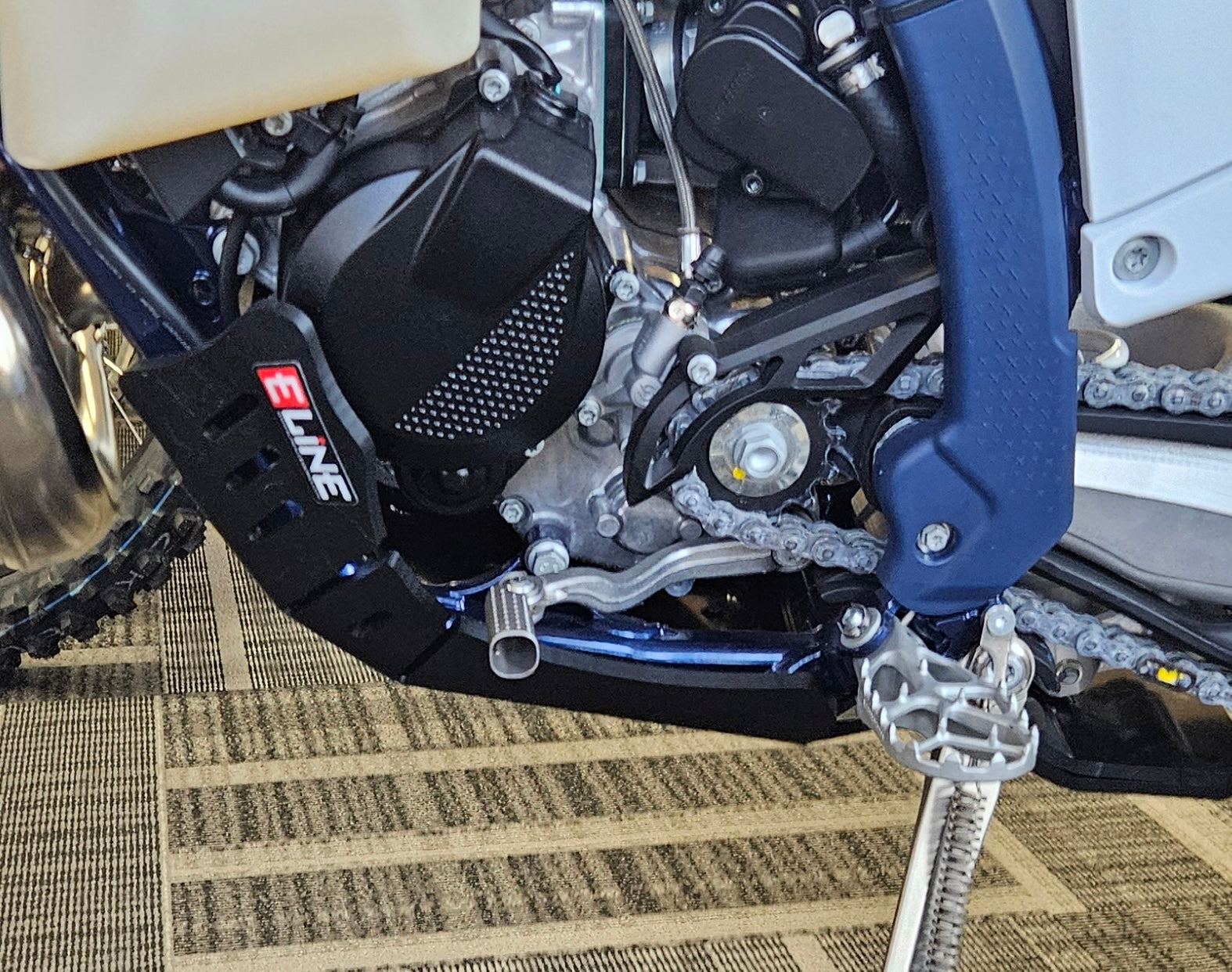 EL1668 HDPE Skid Plate side view on Husqvarna TE 150
